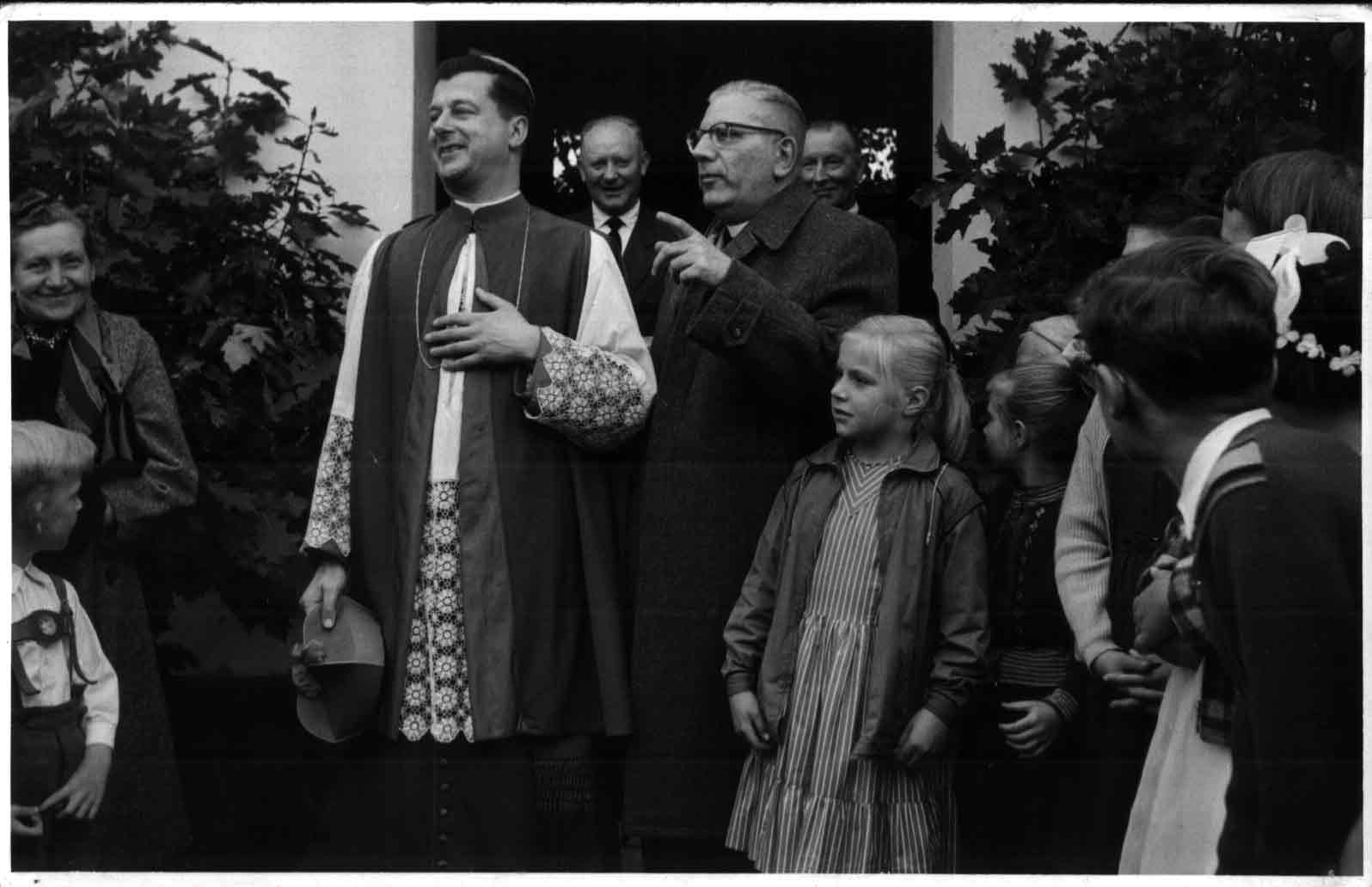 Vom 1. Mai 1951 – 31. Oktober 1958 war Pastor Peter Adams Pfarrer in der Kuratie Visselhövede